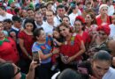Lleva Mara Lezama la Navidad a Chetumal con encendido del árbol, pista de patinaje y las villas