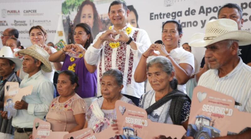 En Yaonáhuac, Armenta cumple sueño de la educación pública en salud para jóvenes indígenas