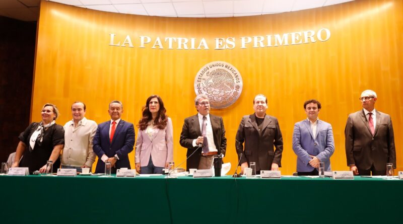Fundamental, que la juventud sea muy consciente y clara en propósitos que se tienen como nación: Ricardo Monreal