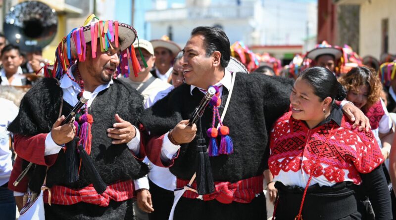 “Se gobierna obedeciendo, no se gobierna mandando”: Eduardo Ramírez