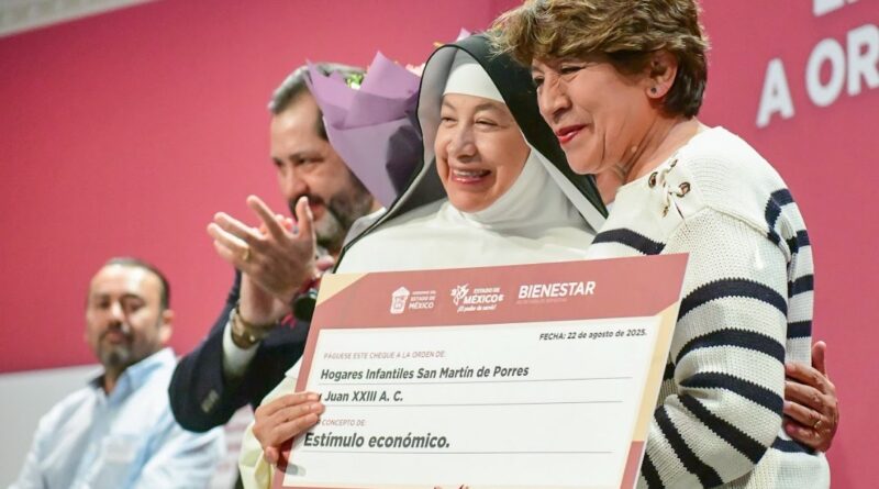Gobernadora Delfina Gómez reconoce labor altruista de héroes sociales con Entrega de Estímulos a OSC