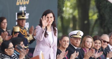 Pluralidad y unidad marcan ceremonia de los Niños Héroes
