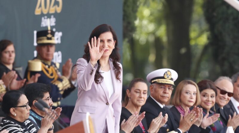 Pluralidad y unidad marcan ceremonia de los Niños Héroes