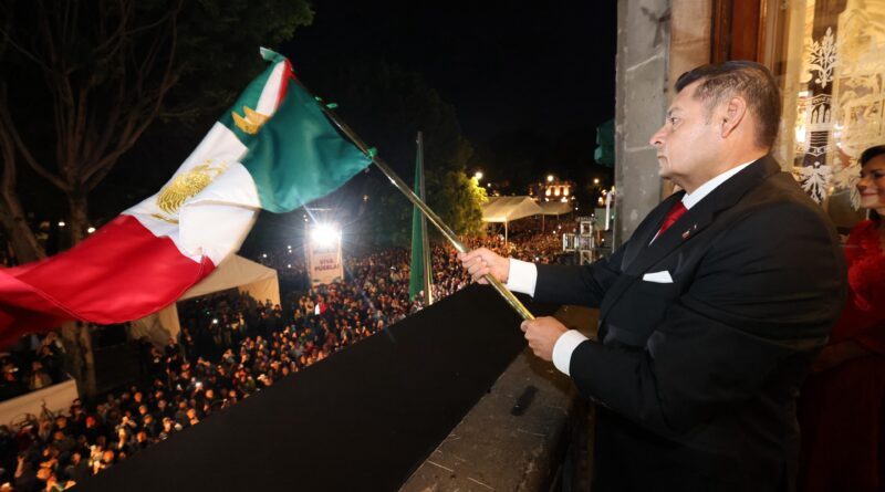 Con patriotismo, Puebla vibra con primer grito de Independencia del gobernador Alejandro Armenta