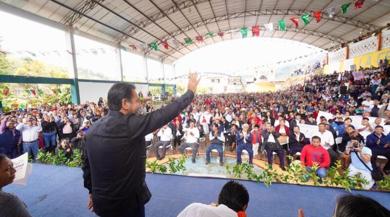 En La Grandeza, Eduardo Ramírez impulsa acciones en materia de educación, campo y salud