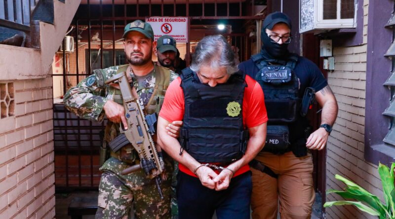 Expulsa Paraguay a Hernán Requena y lo entrega a México