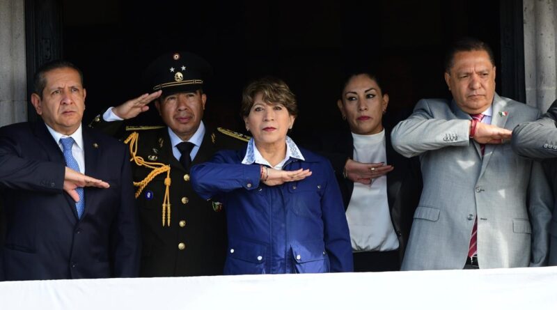 Encabeza Gobernadora Delfina Gómez desfile por el 215 Aniversario de la Independencia con saldo blanco