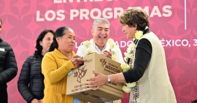 Gobernadora Delfina Gómez entrega apoyo económico y despensas a más de tres mil mujeres del EdoMéx