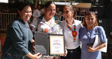 Claudia Sheinbaum entrega 510 escrituras y constancias de reducción en Tepic: “se está haciendo por justicia”