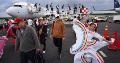 Nuevo vuelo directo desde Canadá impulsa la conectividad aérea y turismo en Cozumel: Mara Lezama