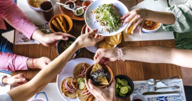 Toma en cuenta estas 5 consideraciones en las fiestas de fin de año para cuidar tu salud gástrica Toma en cuenta estas 5 consideraciones en las fiestas de fin de año para cuidar tu salud gástrica