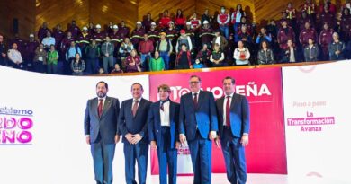 Gobernadora Delfina Gómez asiste a Primer Informe en Toluca; destaca inversión de más de 326 mdp del programa Mujeres con Bienestar