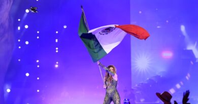 Shakira rompe récord al cantar ante más de 400 mil fans en el Zócalo