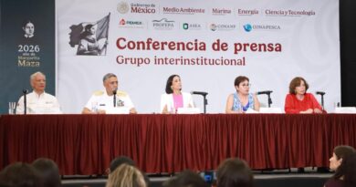 Separan a 3 funcionarios de Pemex por derrame en Golfo de México