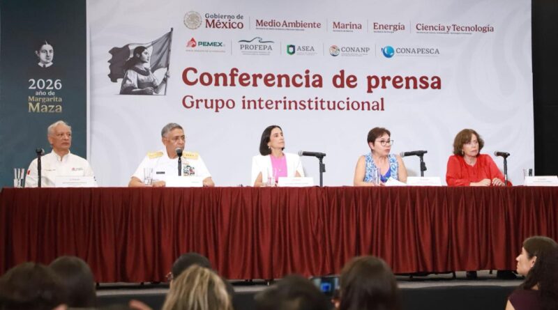 Separan a 3 funcionarios de Pemex por derrame en Golfo de México