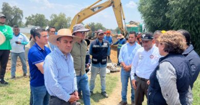 Supervisa Gobernadora Delfina Gómez trabajos de limpieza tras desbordamiento del río Papalotla