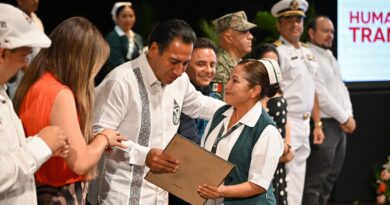 Eduardo Ramírez Aguilar reconoce al personal de enfermería e instala el Comité Estatal de Partería