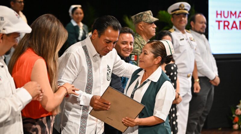 Eduardo Ramírez Aguilar reconoce al personal de enfermería e instala el Comité Estatal de Partería