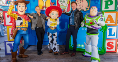 Tom Hanks y Conan O’Brien celebran el regreso de “Toy Story 5” en una visita sorpresa a Disneyland Resort