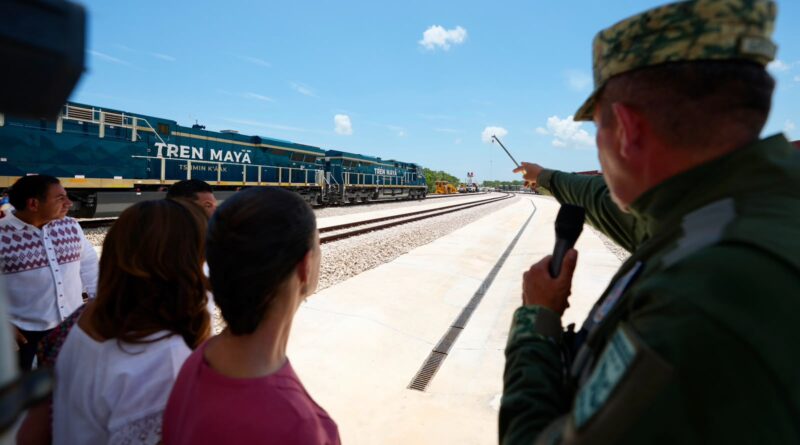 Presidenta Claudia Sheinbaum anuncia llegada de primeras 12 locomotoras de carga del Tren Maya; se inaugura en 2027 Presidenta Claudia Sheinbaum anuncia llegada de primeras 12 locomotoras de carga del Tren Maya; se inaugura en 2027