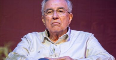 Retoma Rocha Moya gubernatura; “decisión personal”: Segob y Morena