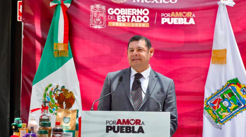 Gobierno estatal transforma campo poblano con maquinaria, valor agregado y riqueza comunitaria