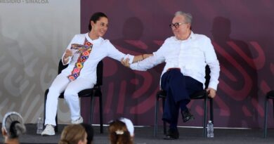 Que siempre no; Rocha Moya vuelve a solicitar licencia como gobernador tras críticas de CSP y Morena