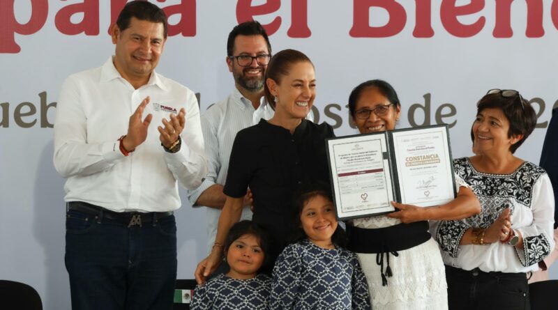 Programa de vivienda beneficiará a 12 millones de familias; somos uno mismo el pueblo y el gobierno: Presidenta Sheinbaum entrega Vivienda para el Bienestar Programa de vivienda beneficiará a 12 millones de familias; somos uno mismo el pueblo y el gobierno: Presidenta Sheinbaum entrega Vivienda para el Bienestar