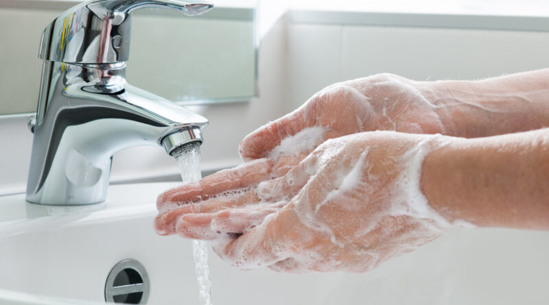 De una mano a otra: cómo cortar una cadena de contagios