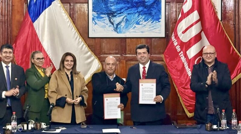 Pedro Haces firma en Chile protocolo de cooperación sindical entre CATEM y la CUT