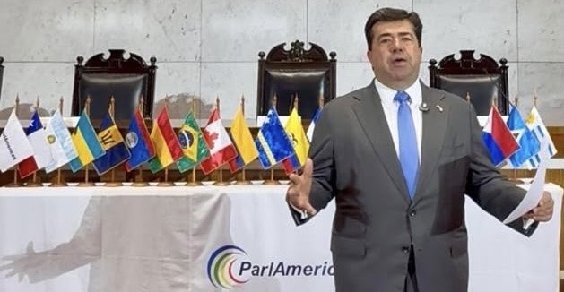 Pedro Haces reconoce desde Chile el trabajo de la presidenta Sheinbaum en materia de seguridad